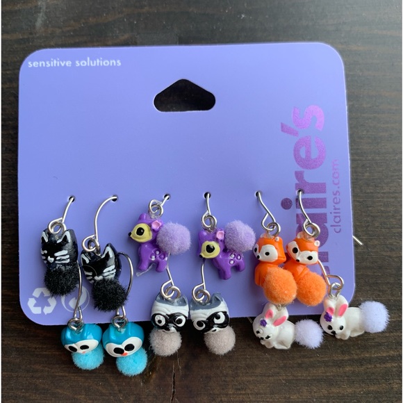 Claire’s | Animal Pom Pom Drop Earrings - Picture 2 of 7